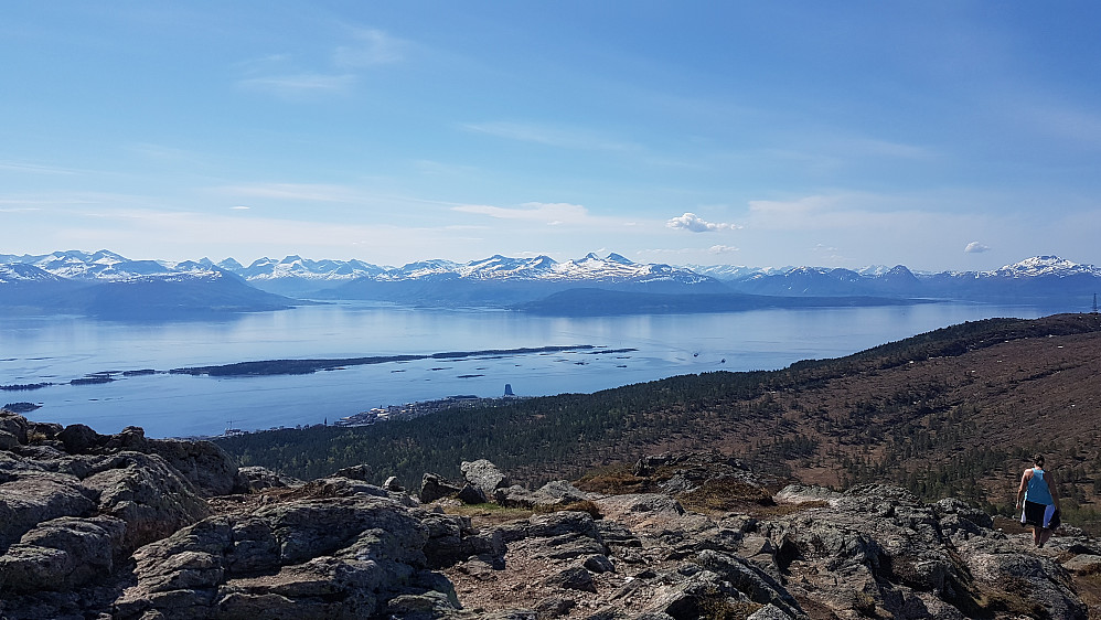 Ned fra Tusenårsvarden