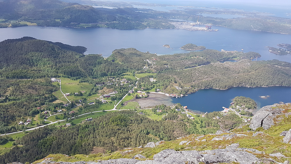 Ned mot Møstavågen