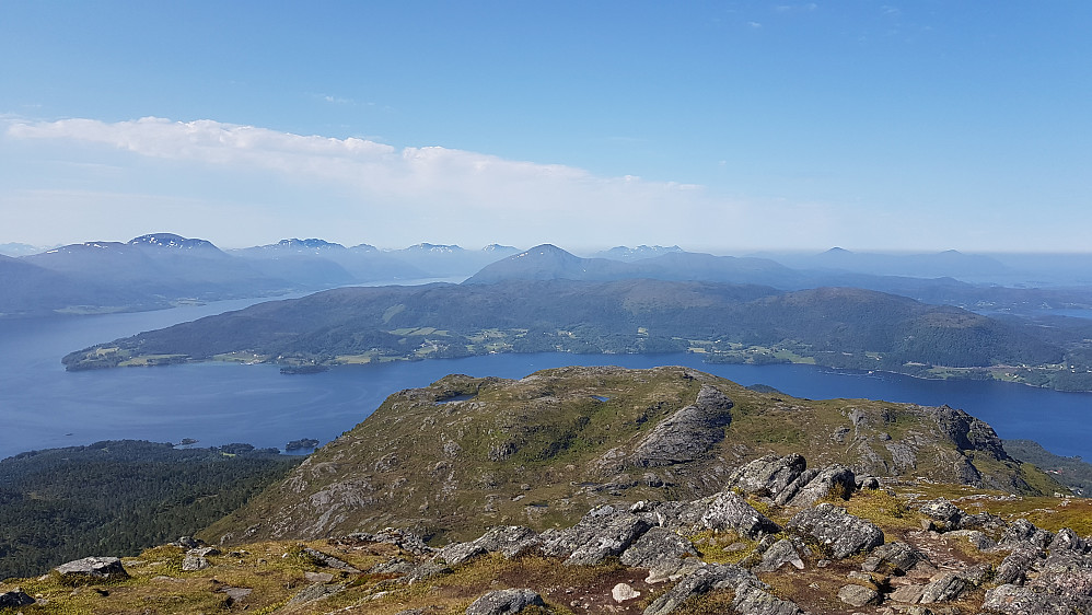 Lågfjellet og Averøya