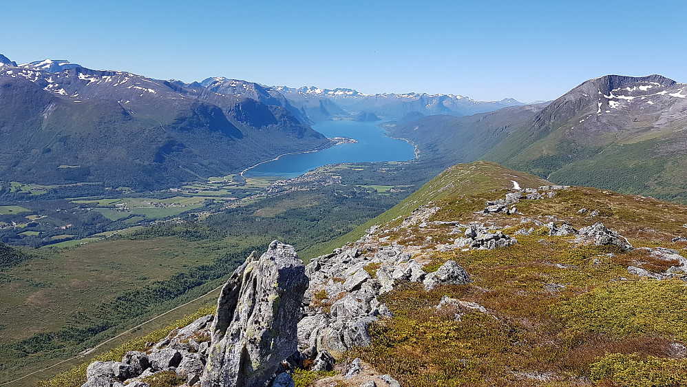 Utsikt mot Isfjorden fra Steinberget