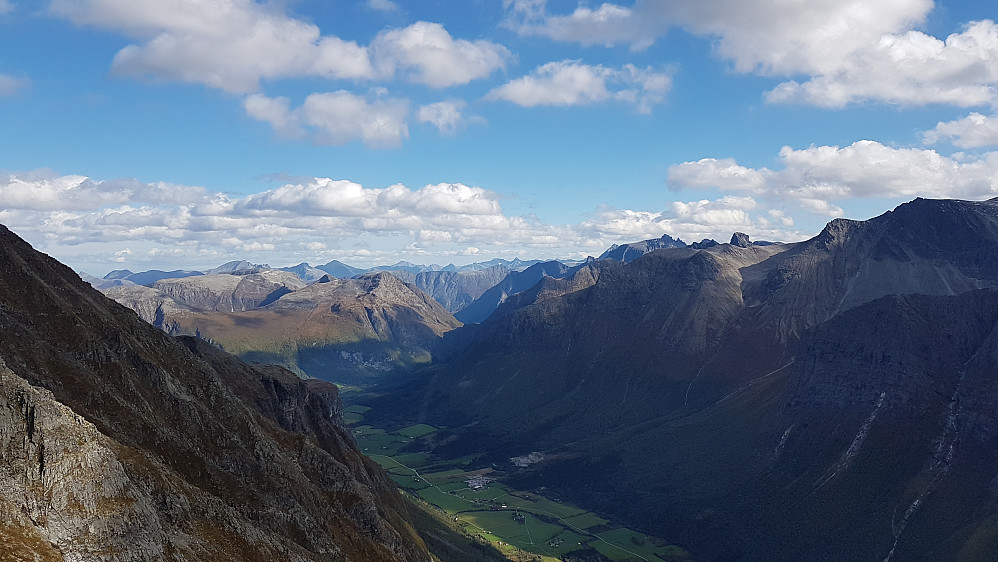 Innfjorden og Romsdalstinder