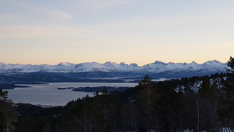 Romsdalsfjorden og Romsdalsalper 