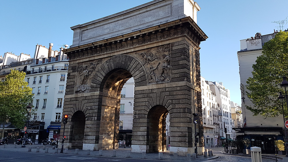 Langs vegen opp - Porte Saint-Martin