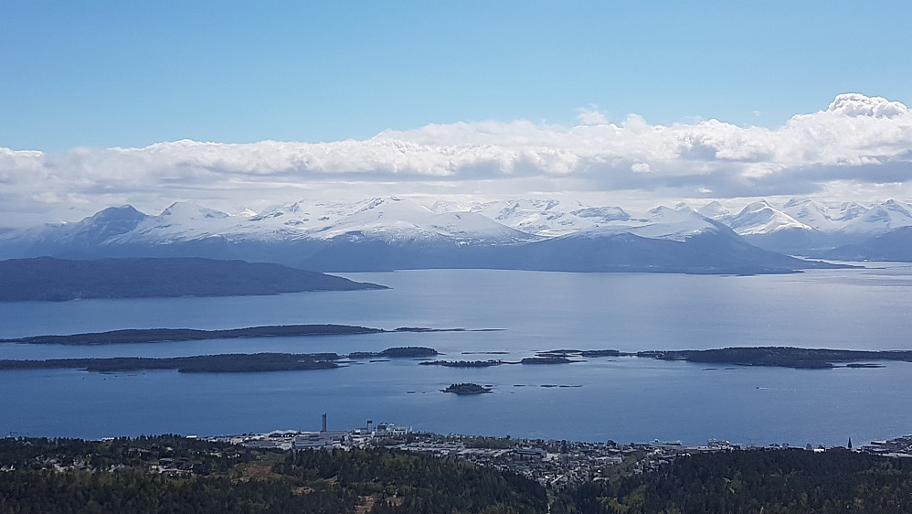 Molde, Moldeholmer, Romsdalsfjorden og Romsdalsalper :-) 