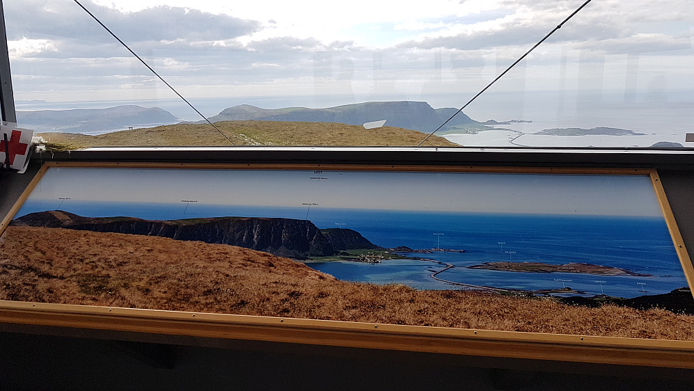 Inne i hytta er det flotte panoramabilder