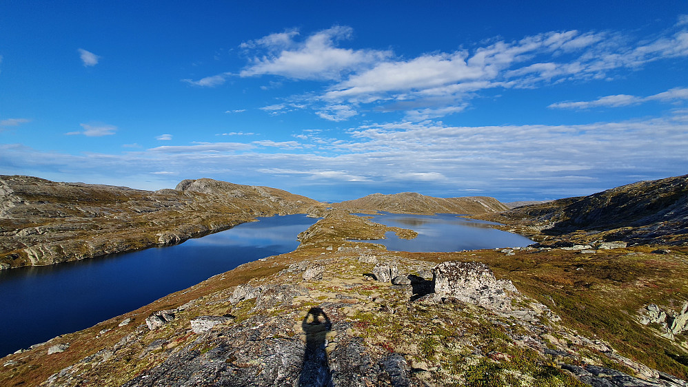 Flott utsikt mot Kuvatna fra Kuvatnhaugen