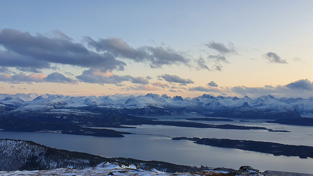 Romsdslsfjorden og Romsdalsalper 