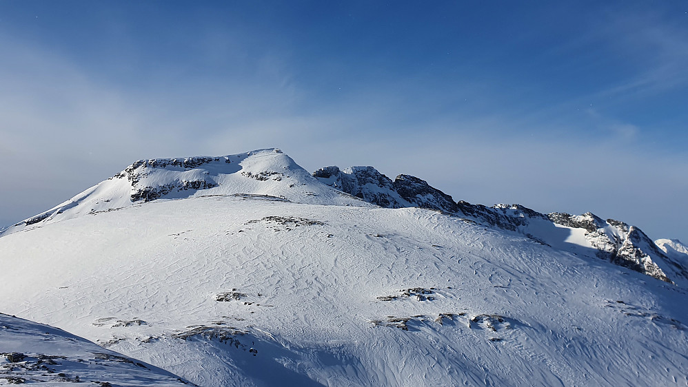 Oppe på toppen. Mot Snøtind.