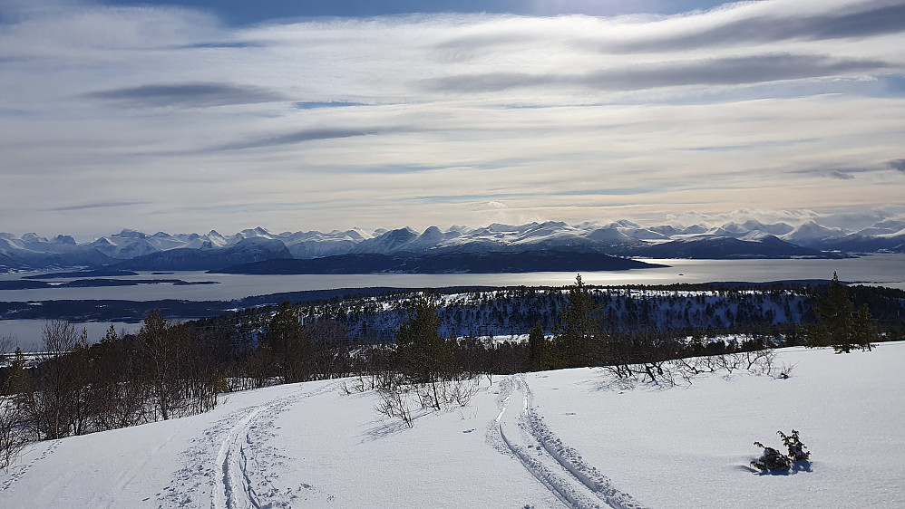 Greit med en stopp iblant for å nyte synet av Romsdalsfjorden og Romsdalsalpene