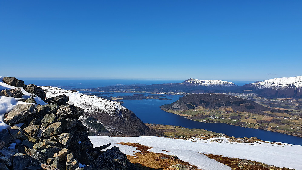 Mot Hustadvika og havet