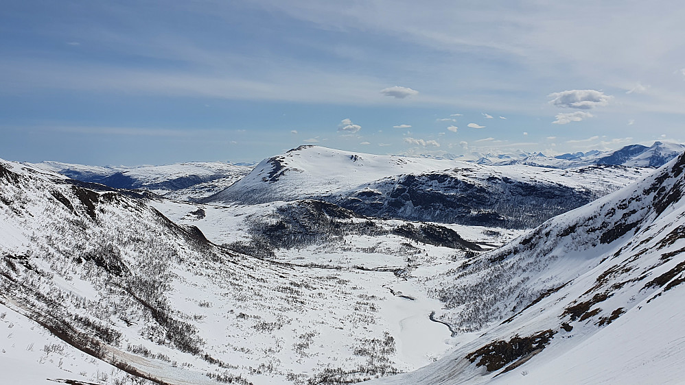 Dyrdalen med Maifjellet bak 