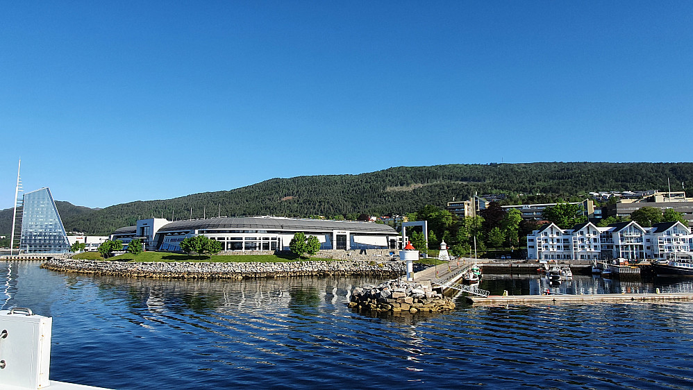 Nydelig start på dagen med ferjetur over Romsdalsfjorden