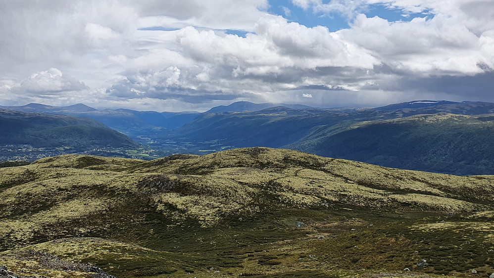 Ned mot Veslfjellet og Dombås 
