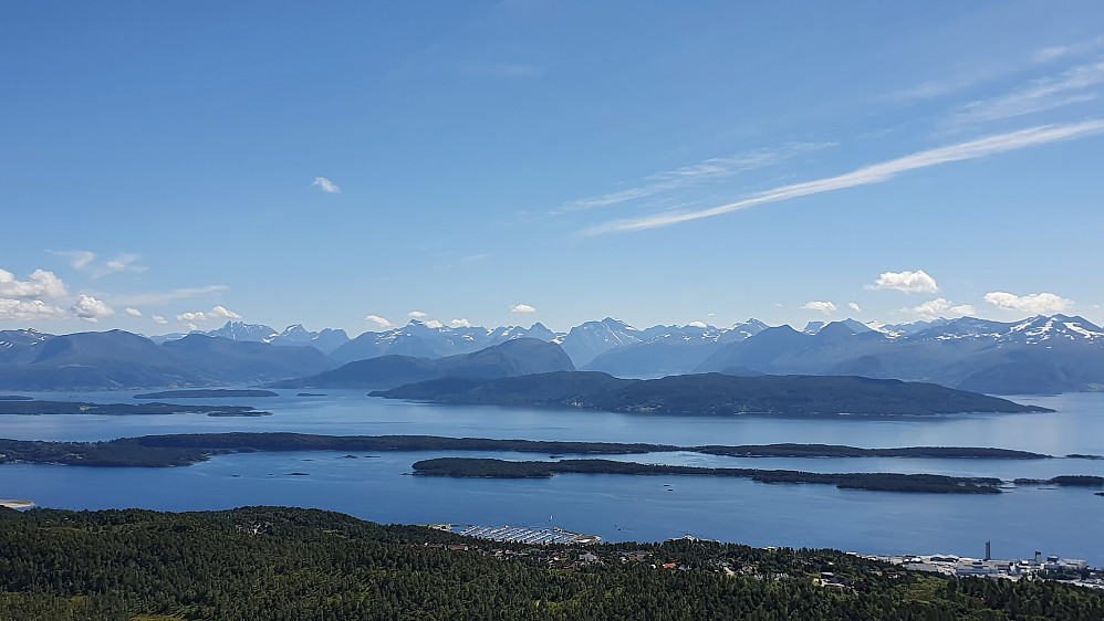 Fin dag i Moldemarka - her utsikt fra Tusenårsvarden 