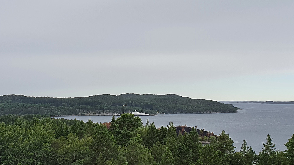 Mot Seivika fra Kvalvikhaugen