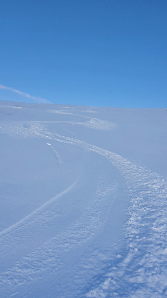 Flott å kjøre på 10 cm nysnø oppå skaren