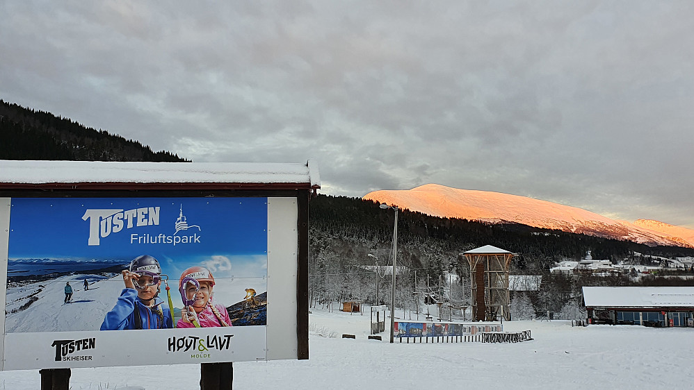 Fortsatt kveldssol på Urfjellet