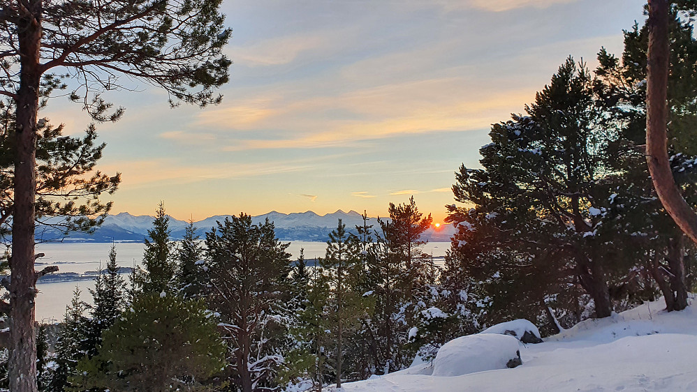 Solnedgang på toppen av Jensgurilia