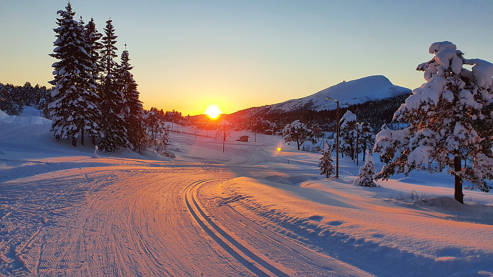 Solnedgang på Skaret skisenter 