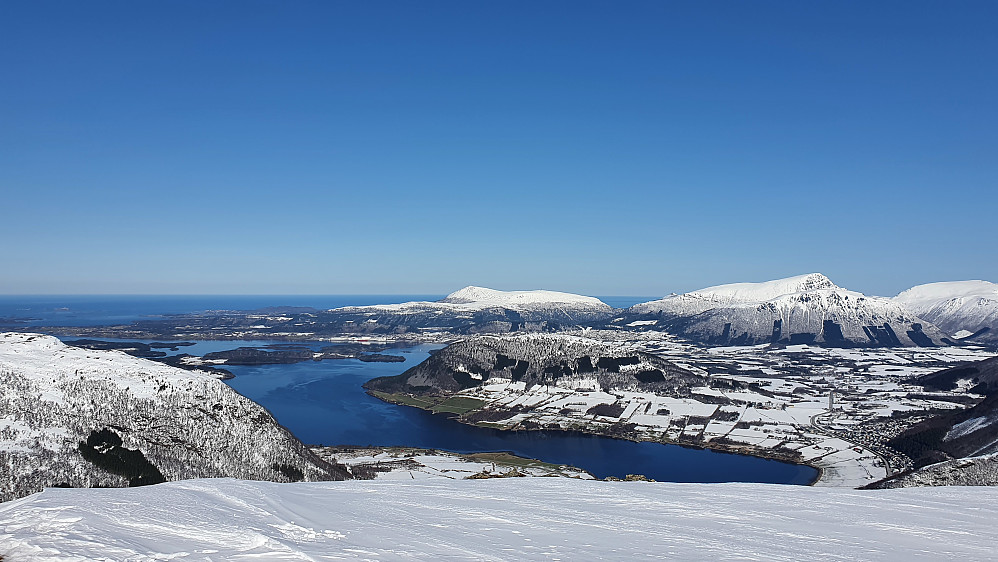 Utsikt mot Fræna 