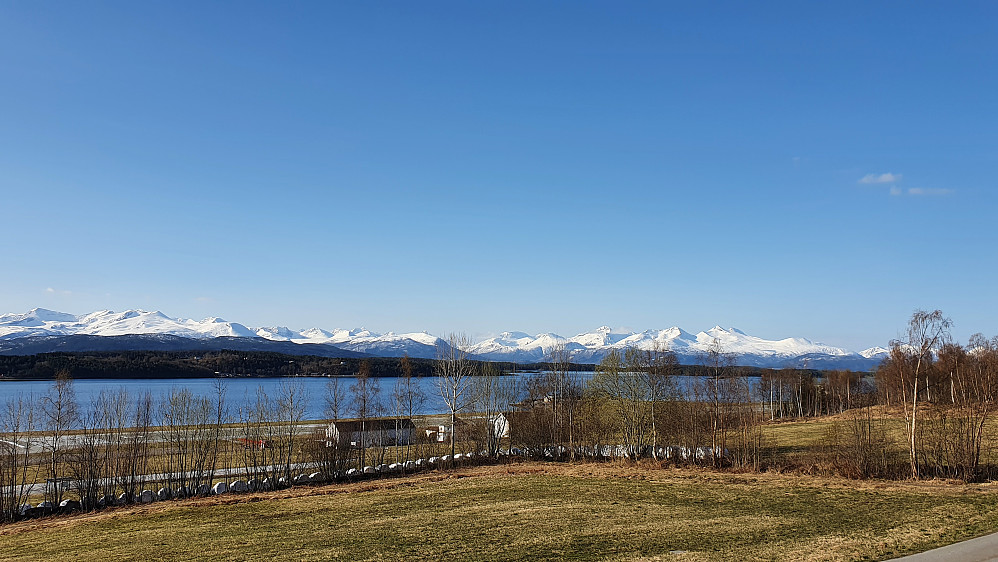 Flott vær for tiden, og det frister med ny skitur i nærområdet.