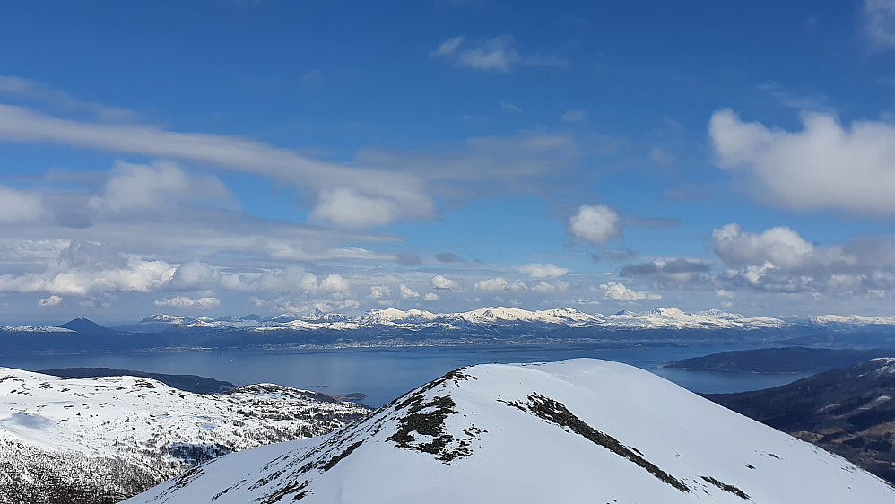 Utsikt mot Molde fra Gjølbotntinden 