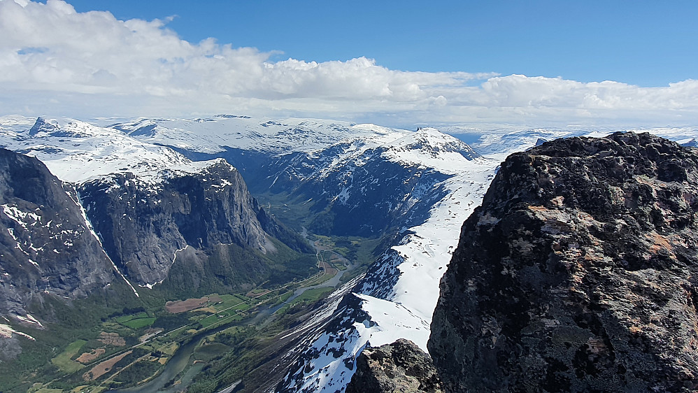 1800 meter ned i Romsdalen..