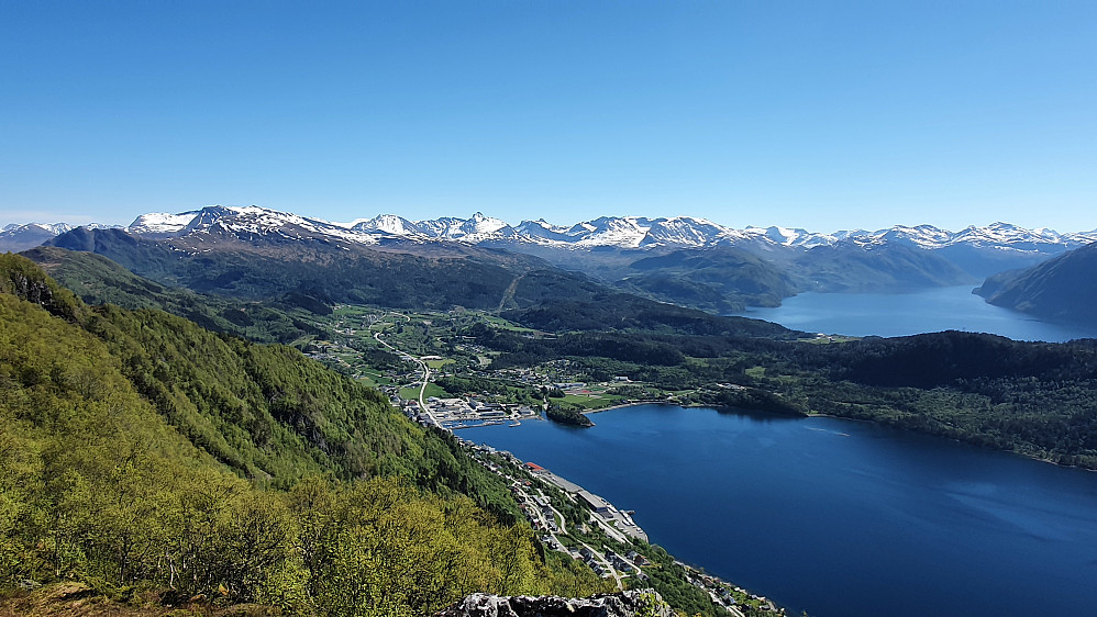 Mot Sjøholt 