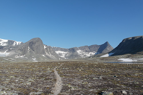 Store Langvasstind til høyre