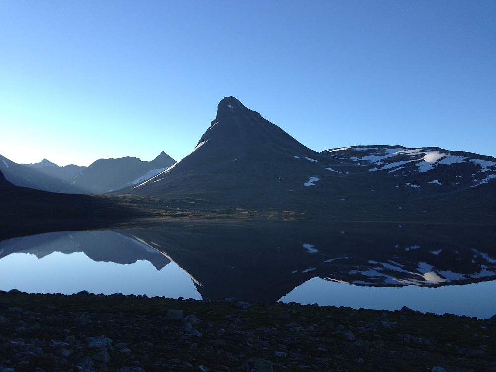 Kyrkja i morgenstemning
