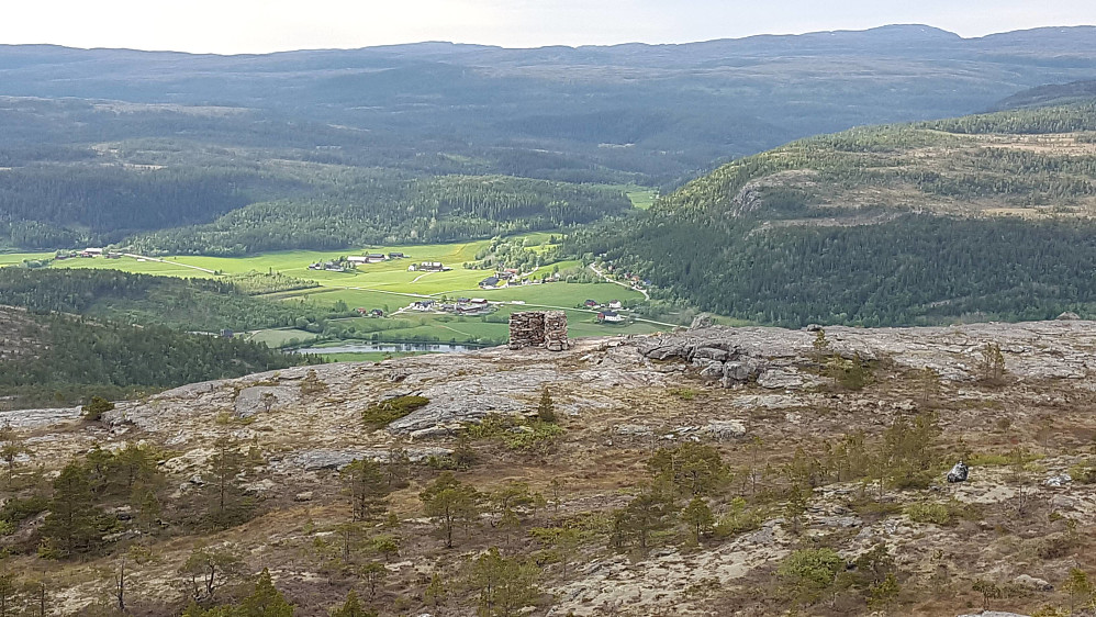 Bygd, ikke på toppen men for å vises i Stordalen.. Som så mange varder er..