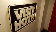 Besøk StarWarsrommet på Finse1222 hotell hvor det er bilder fra innspillingen.