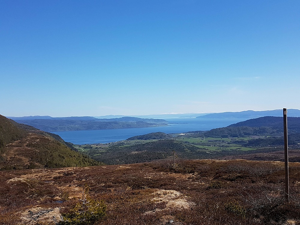 Utsikten nordover mot Trondheimsfjorden.