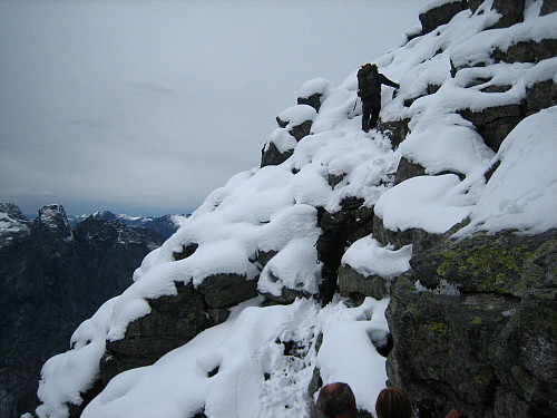 Må lete etter feste med så mye snø..