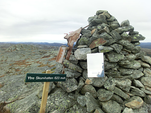 Toppen av det høyeste fjellet i Rissa kommune.
Ytre Skurvhatten 623 moh.