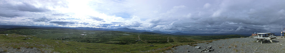Utsikten midt i bildet, er nordover til Hemsedal.