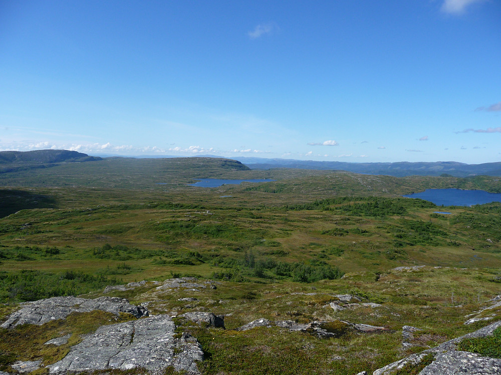 Fra Årliklumpen mot Kveinnbølet og Hestdalsvatnet
