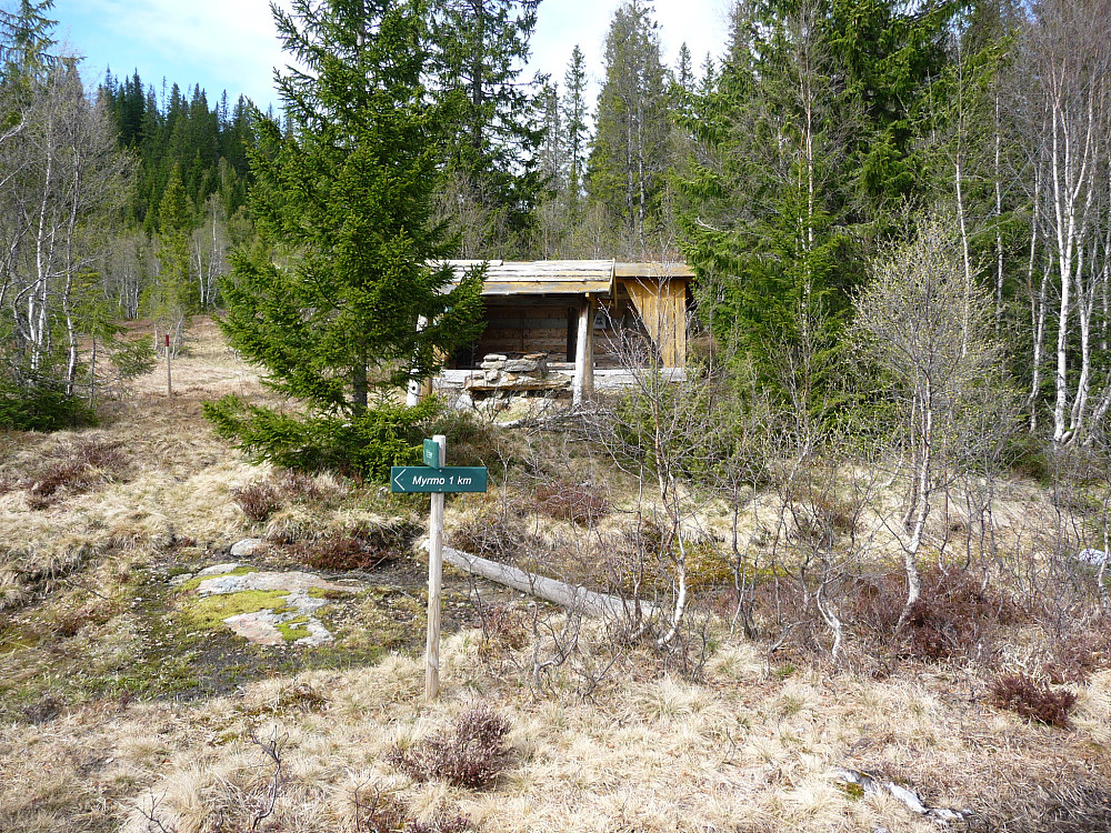 Snart fremme, gapahuken ved Midtre Kartjern.