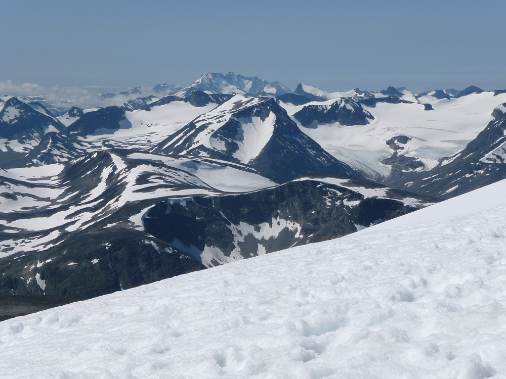 Jotunheimen med Hurungane i bakgrunnen
