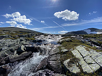 Muligheter for å fylle på kaldt fjellvann underveis
