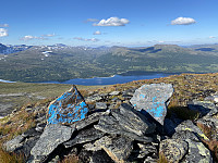 Fra Storbekkhøa. Gjevillvatnet og sandstranda på Rauøra i bakgrunnen