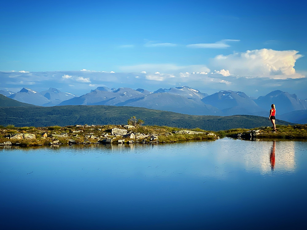Flotte Trollheimen i bakgrunnen