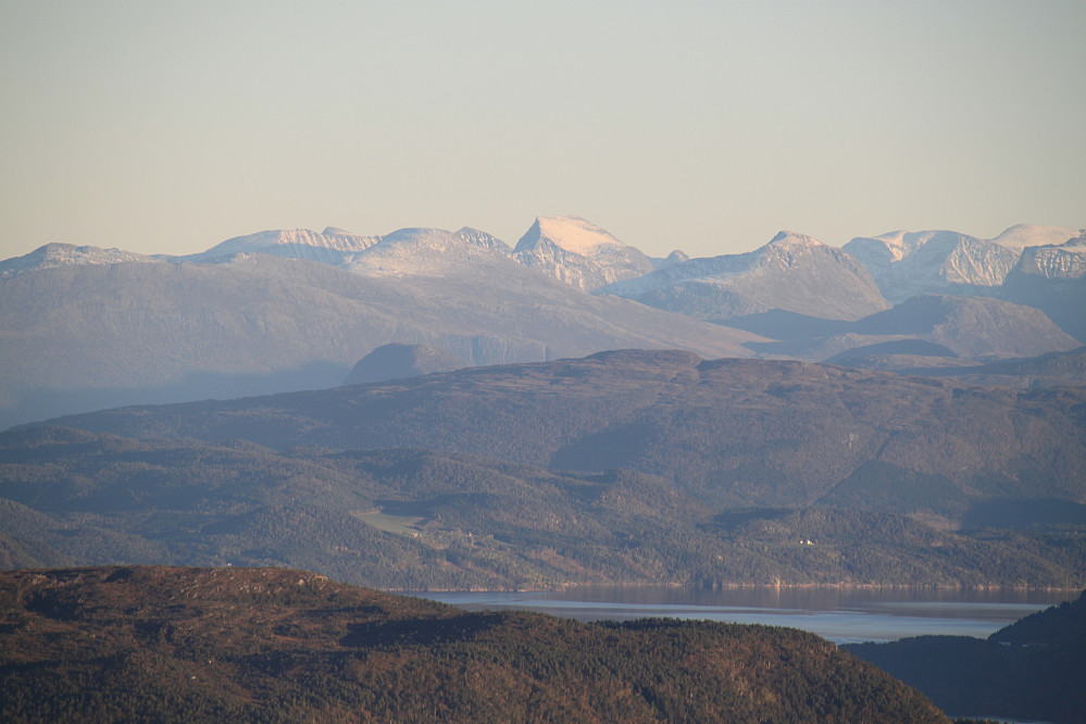 Masse fin fjell i syninga