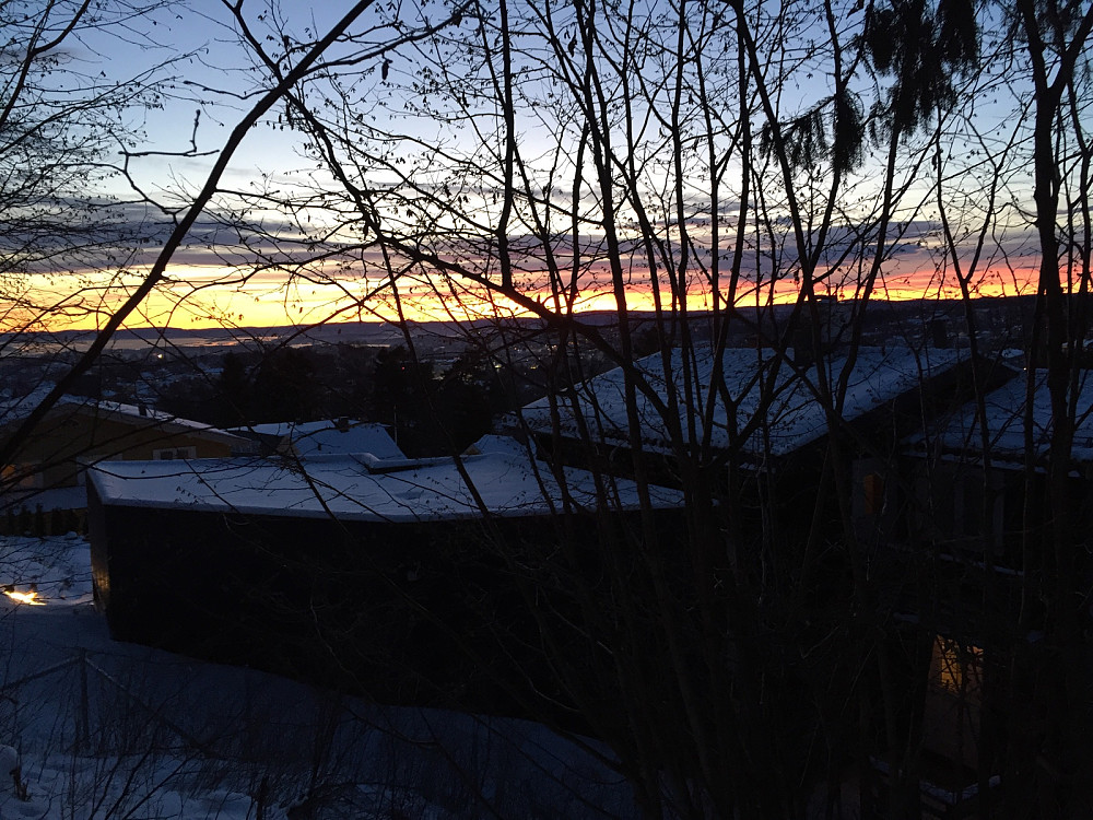 Solnedgang fra stigningen opp mot Korsvolltoppen