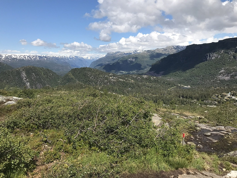 Utsikt mot Oddadalen fra stien opp mot Oddavarden