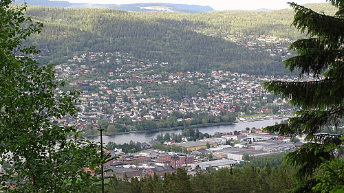 Utsikt mot Drammen fra stien