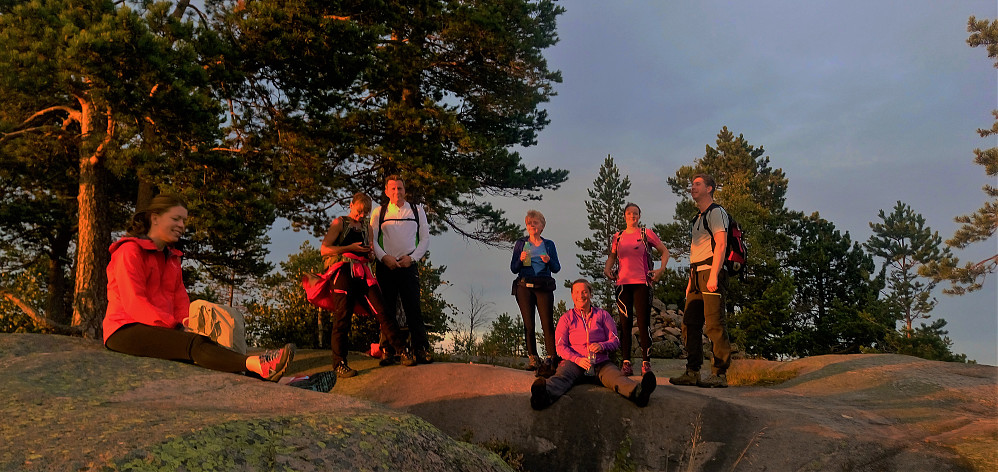 Dagens siste solstråler på Solbergvarden