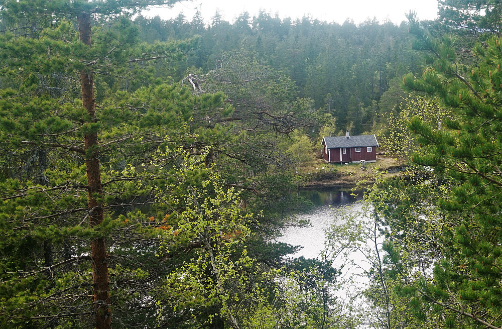 På veien passeres vannet Dritatjern. Har hørt at navnet kommer av at det var har man tømte utedassen ;)