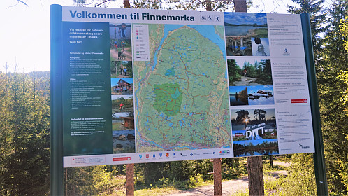 Ny fin infotavle med parkeringa
