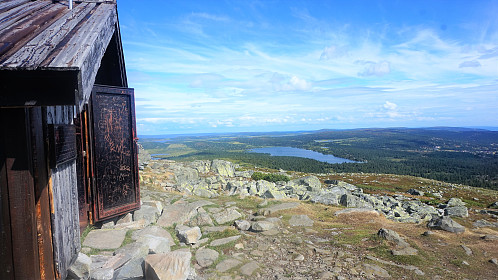 Nødbu på toppen